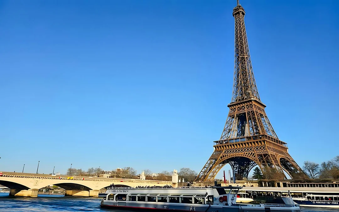 Paris: Canal Saint Martin to Seine River Sightseeing Cruise Image 11