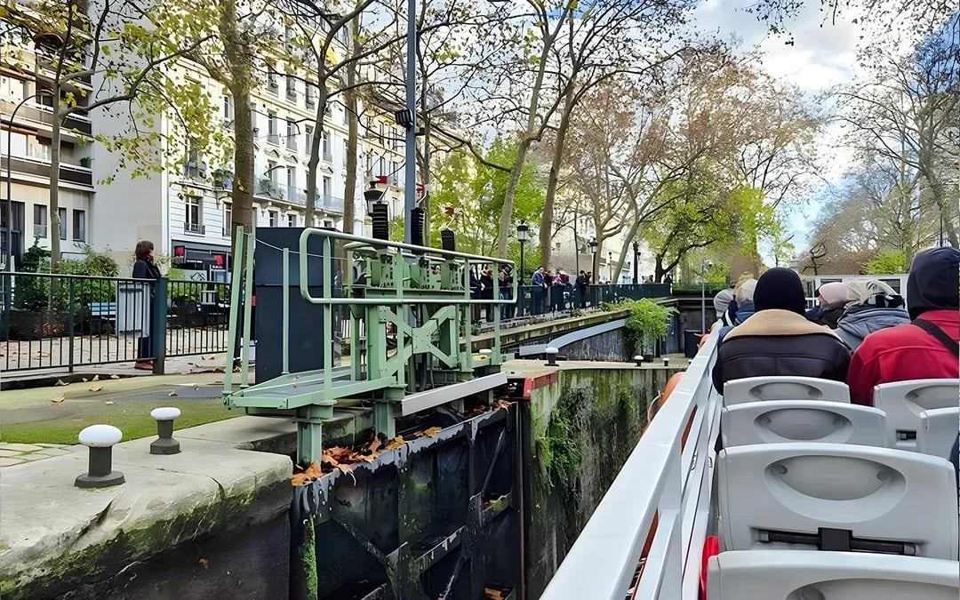Paris: Canal Saint Martin to Seine River Sightseeing Cruise  Image 4