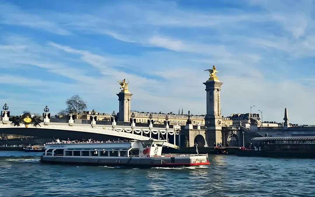 Paris: Canal Saint Martin to Seine River Sightseeing Cruise  Image 7