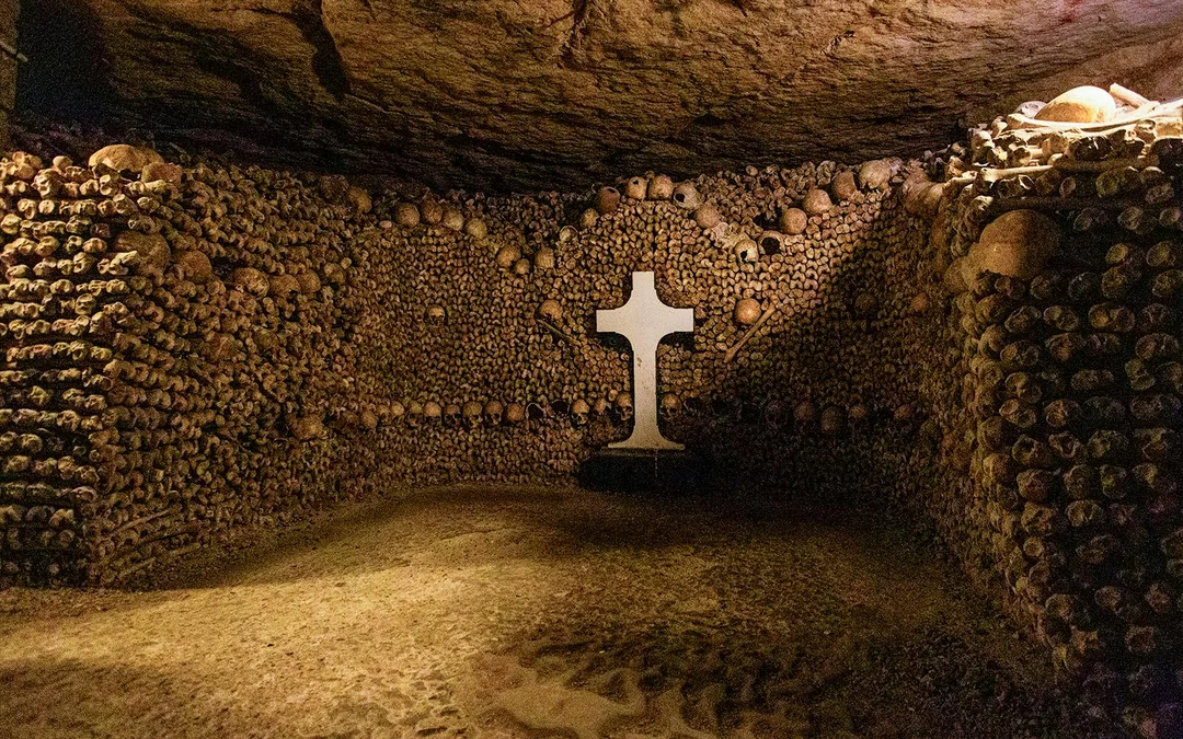 Paris Catacombs English Guided Tour Image 2