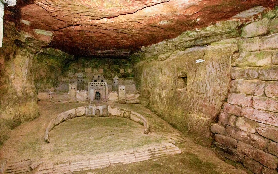 Paris Catacombs English Guided Tour Image 3