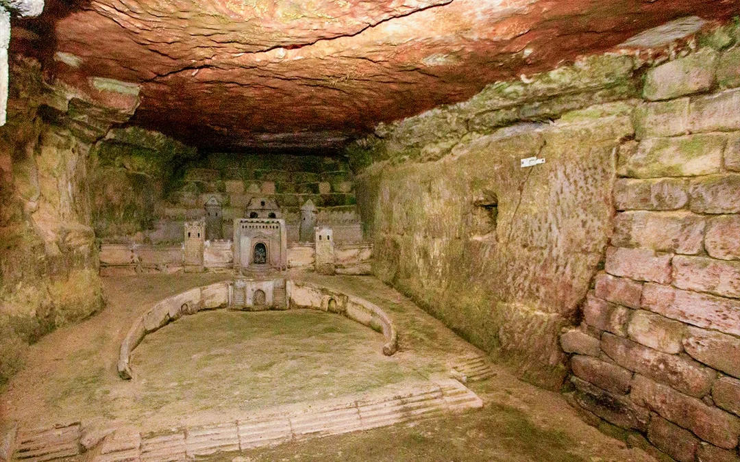 Paris Catacombs English Guided Tour Image 3