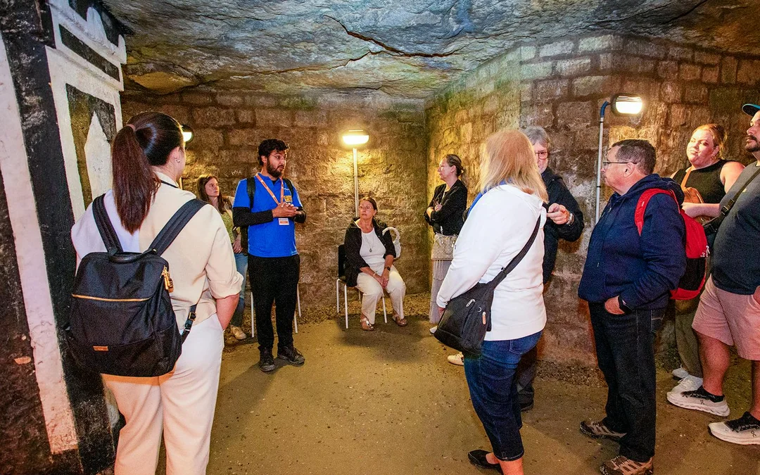 Paris Catacombs English Guided Tour Image 4
