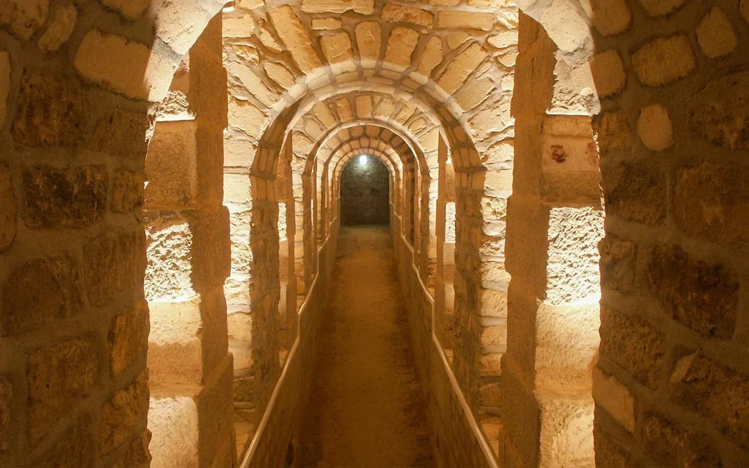 Paris Catacombs English Guided Tour Image 5