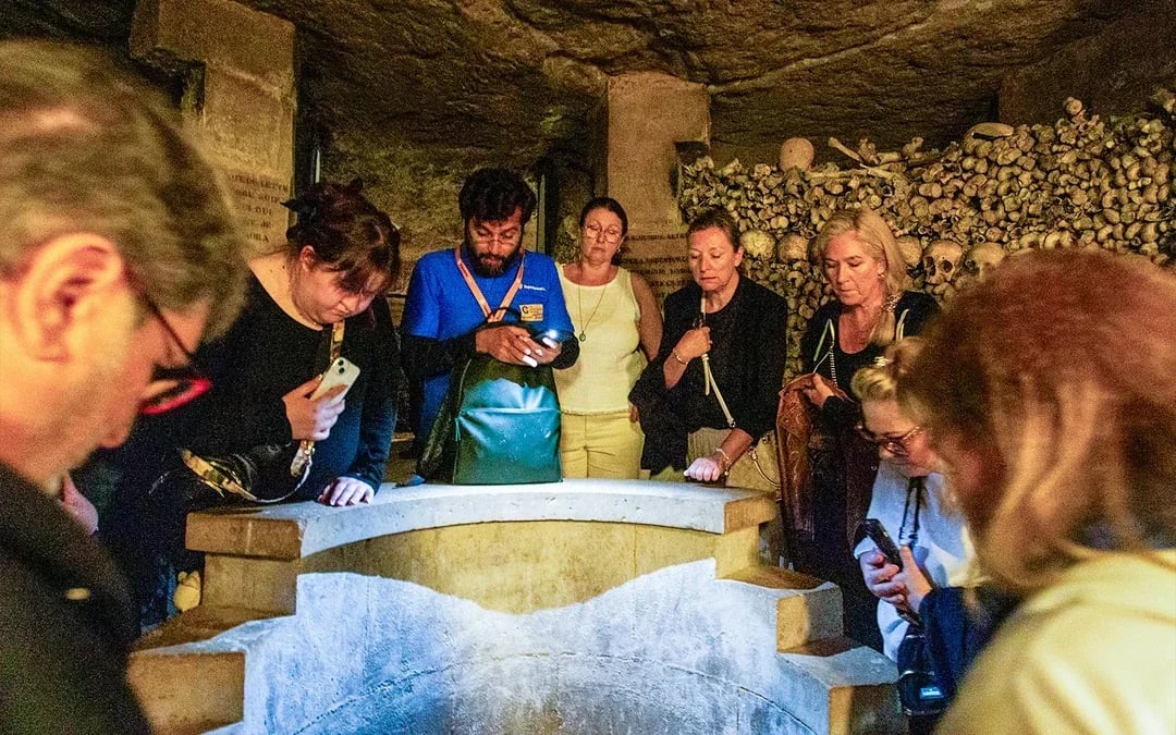 Paris Catacombs English Guided Tour Image 8
