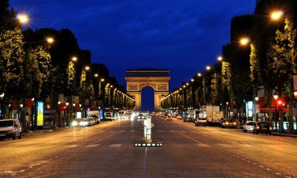 Paris City tour and Moulin Rouge show
