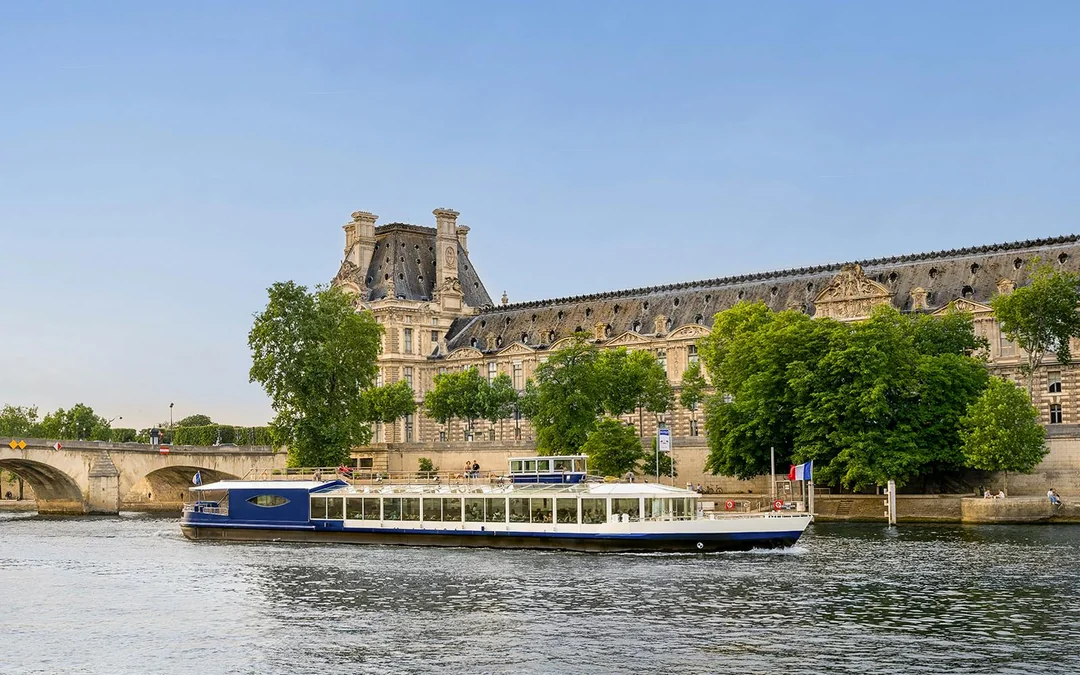 Paris En Scène - Dinner Cruise on the Seine in Paris Image 3