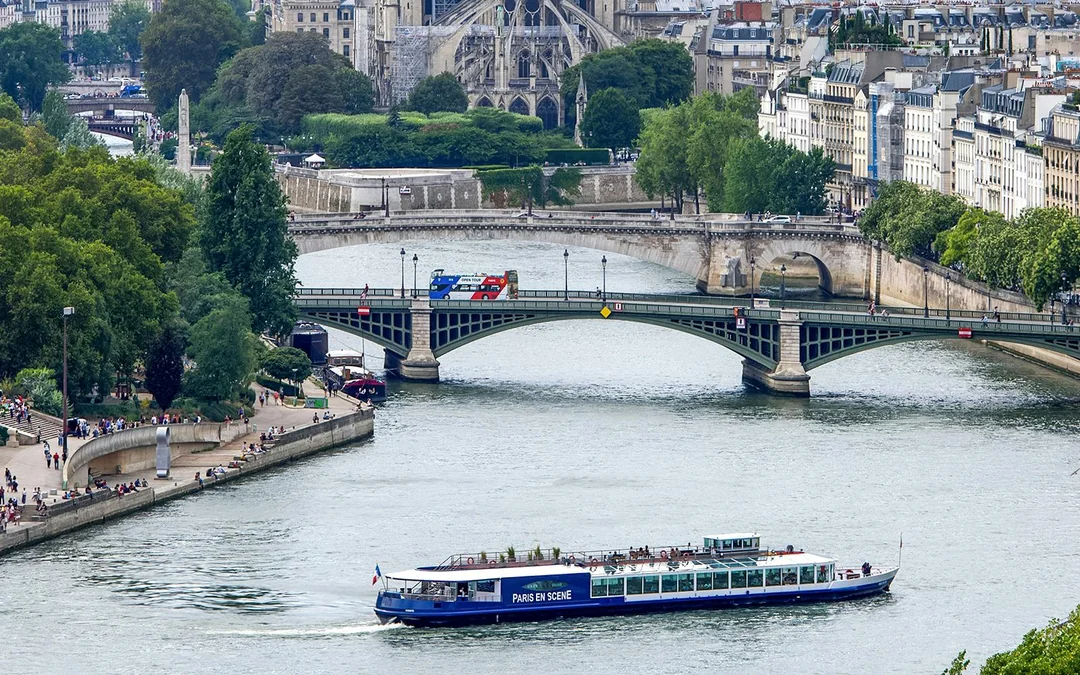 Paris En Scène - Dinner Cruise on the Seine in Paris Image 10