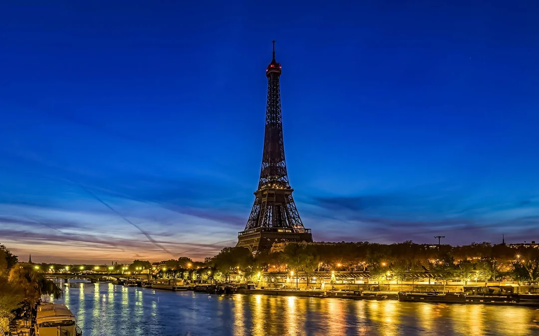 Paris Evening Sightseeing Tour with Eiffel Tower Summit Tickets Image 2