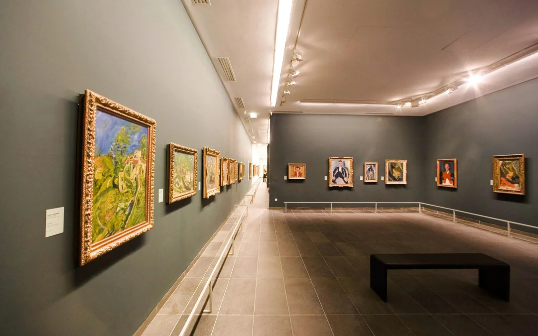 Paris in a Day: Louvre, Notre-Dame, Sainte-Chapelle & Conciergerie Image 8