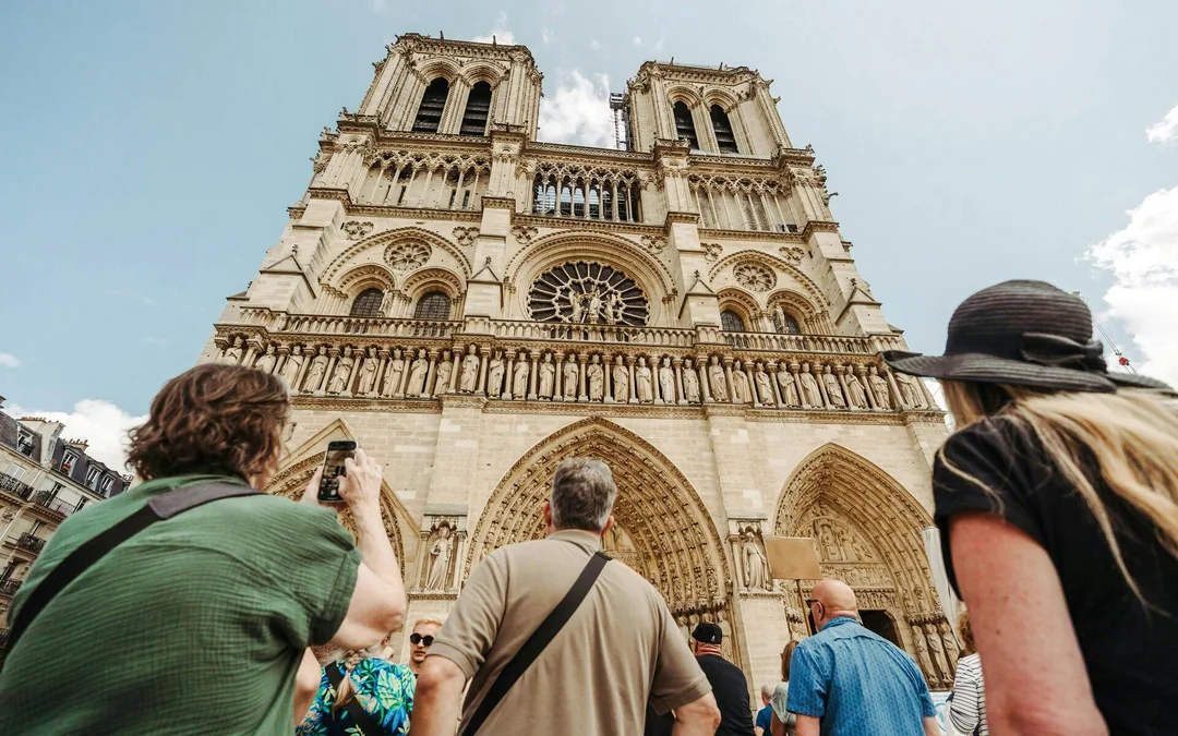 Paris in a Day with Louvre or Orsay, Eiffel Tower, City Walk & Cruise Image 3