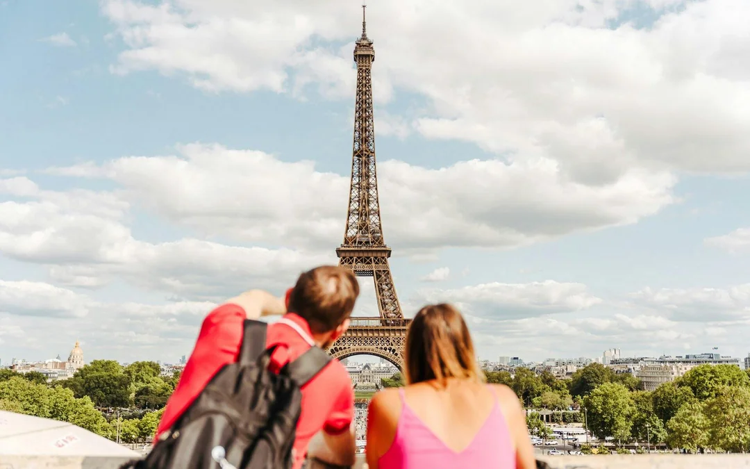 Paris in a Day with Louvre or Orsay, Eiffel Tower, City Walk & Cruise Image 5