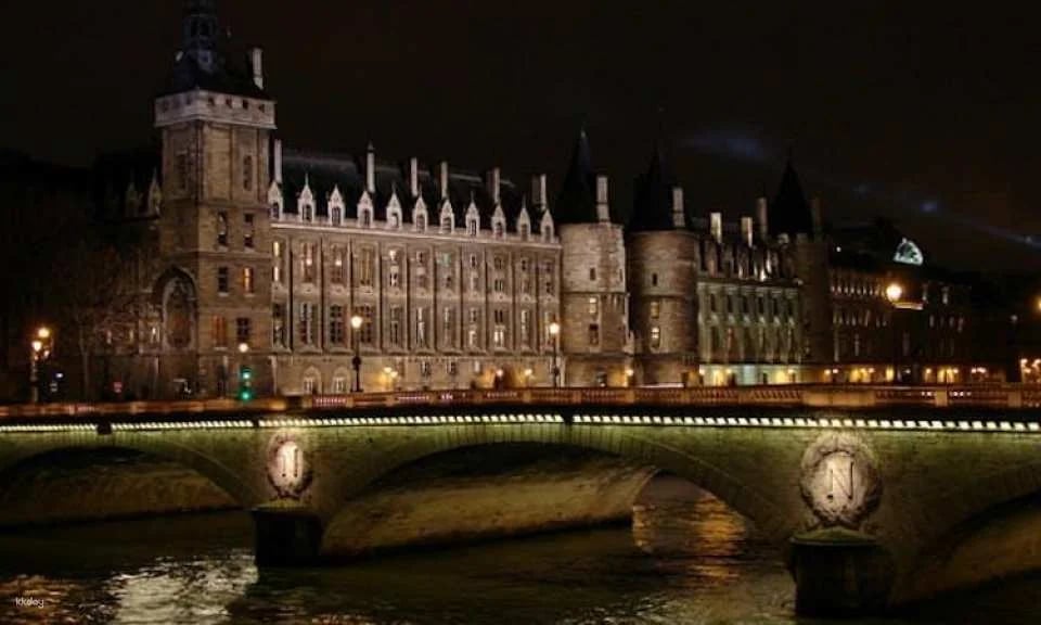 Paris legends and mysteries 2-hour guided walking tour