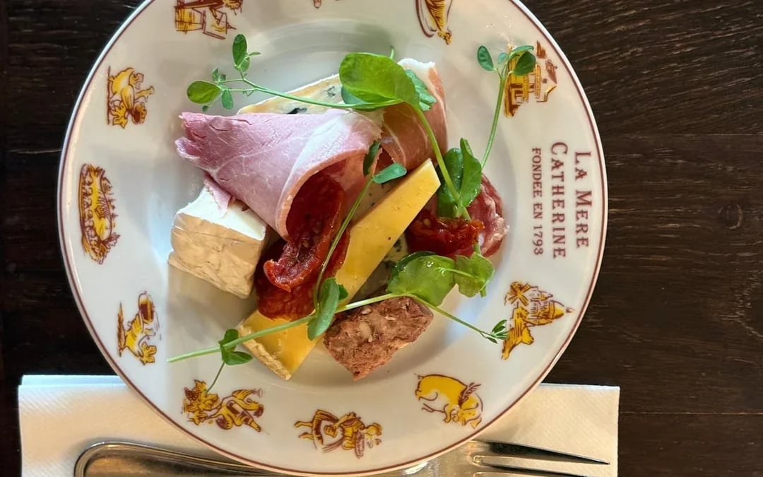 Paris: Montmartre Cheese, Charcuterie & Wine Tasting with Audio Guide Image 6