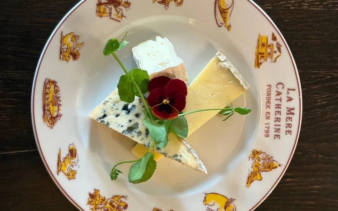 Paris: Montmartre Cheese, Charcuterie & Wine Tasting with Audio Guide Image 8