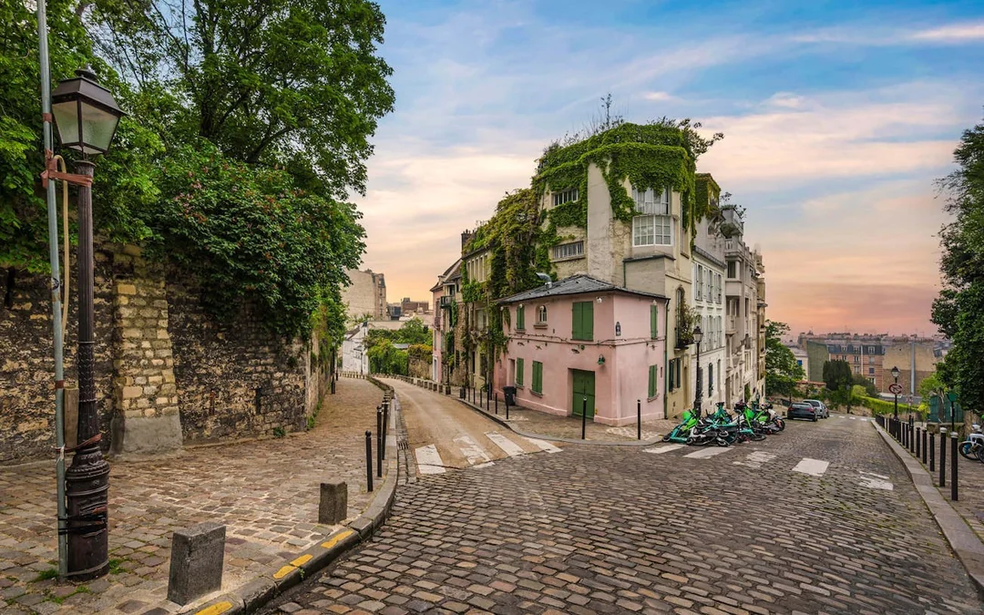 Paris: Montmartre Cheese, Charcuterie & Wine Tasting with Audio Guide Image 10