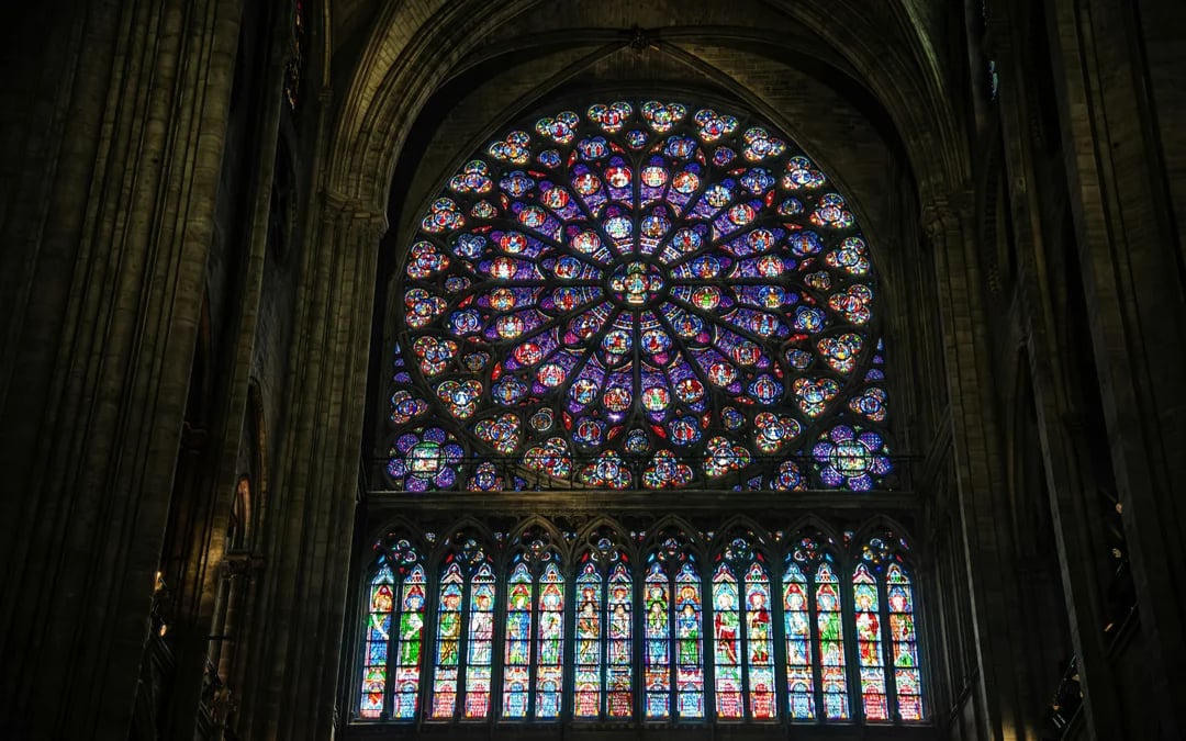 Paris Notre-Dame Interior Guided Tour with Lunch Image 3