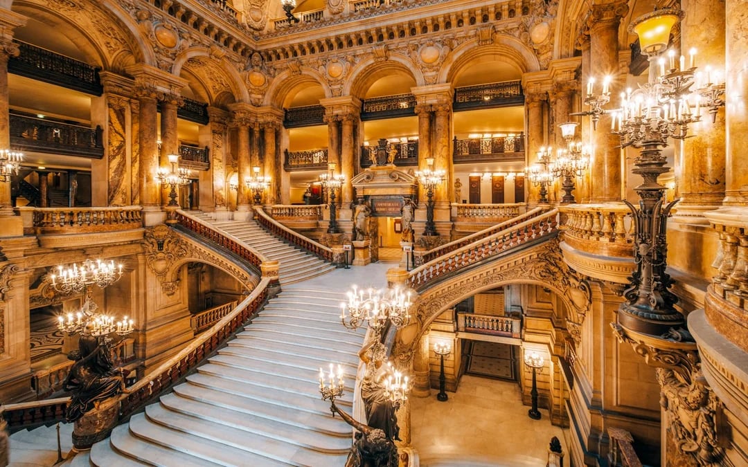 Paris Opéra District Small-Group Walking Tour: Fragonard Perfume Museum, Chocolate, Wine & Champagne Tastings Image 3