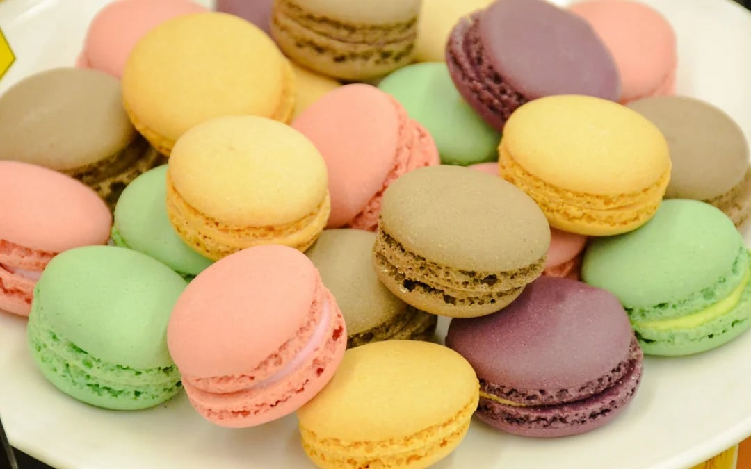 Paris: Opéra Garnier Guided Tour, Galeries Lafayette, Macaron Class & Fragonard Perfume Workshop Image 2