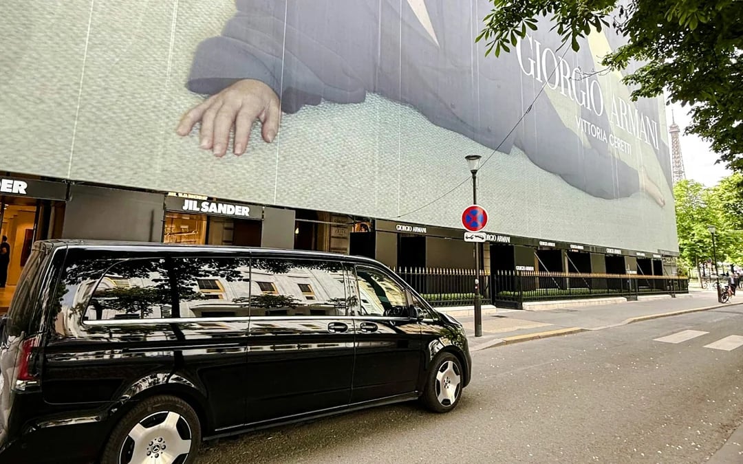 Paris Private Chauffeur-Driven City Highlights Tour with Pickup and Drop-off Image 1