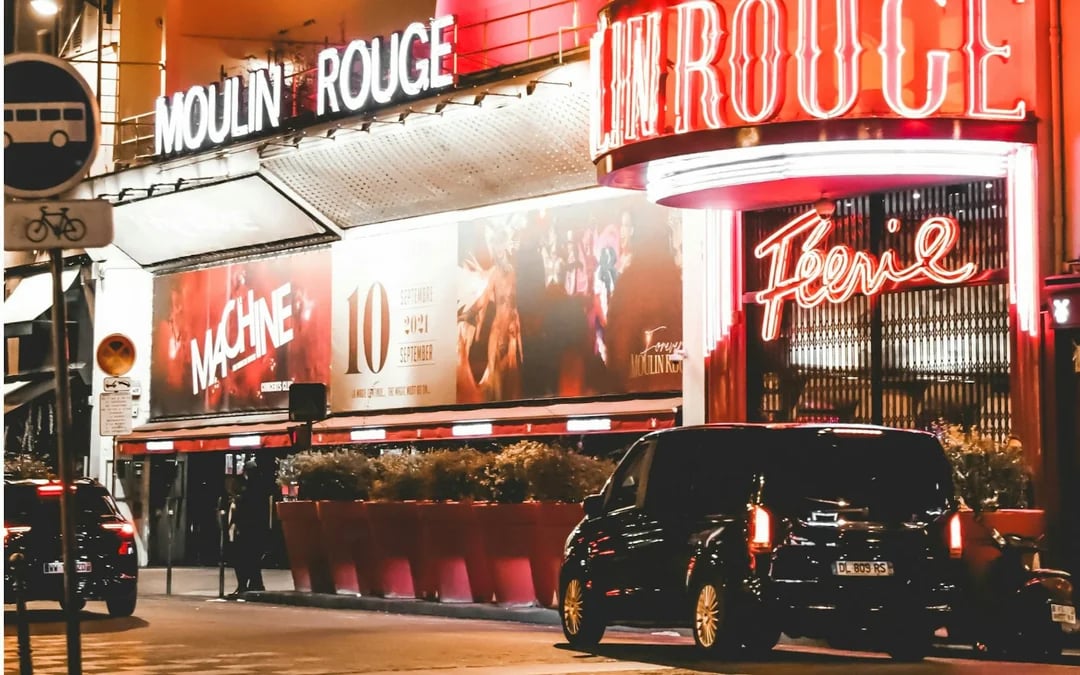 Paris Private Chauffeur-Driven City Highlights Tour with Pickup and Drop-off Image 4