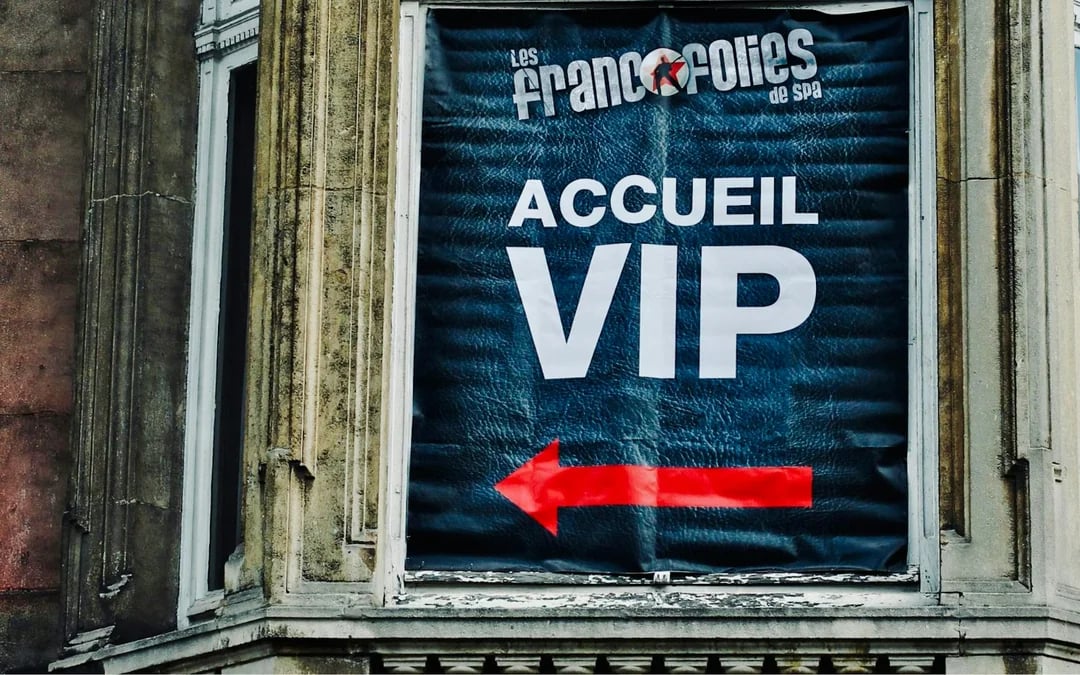 Paris Private Chauffeured Shopping Experience with Pickup and Drop-off Image 2