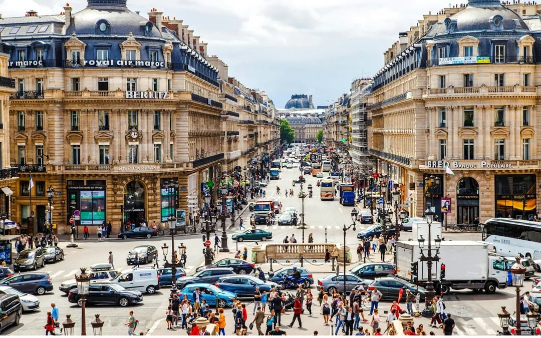 Paris Private Chauffeured Shopping Experience with Pickup and Drop-off Image 6