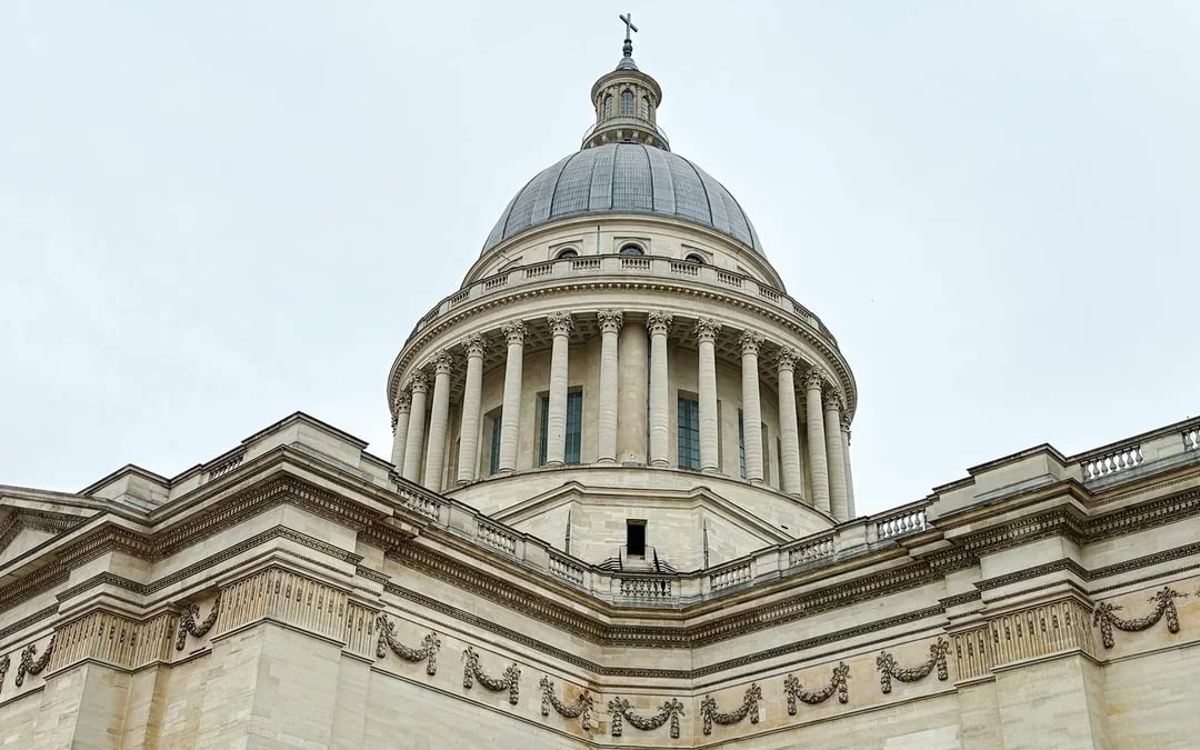 Paris Self-Guided Treasure Hunt: From the Panthéon to the Louvre Image 4
