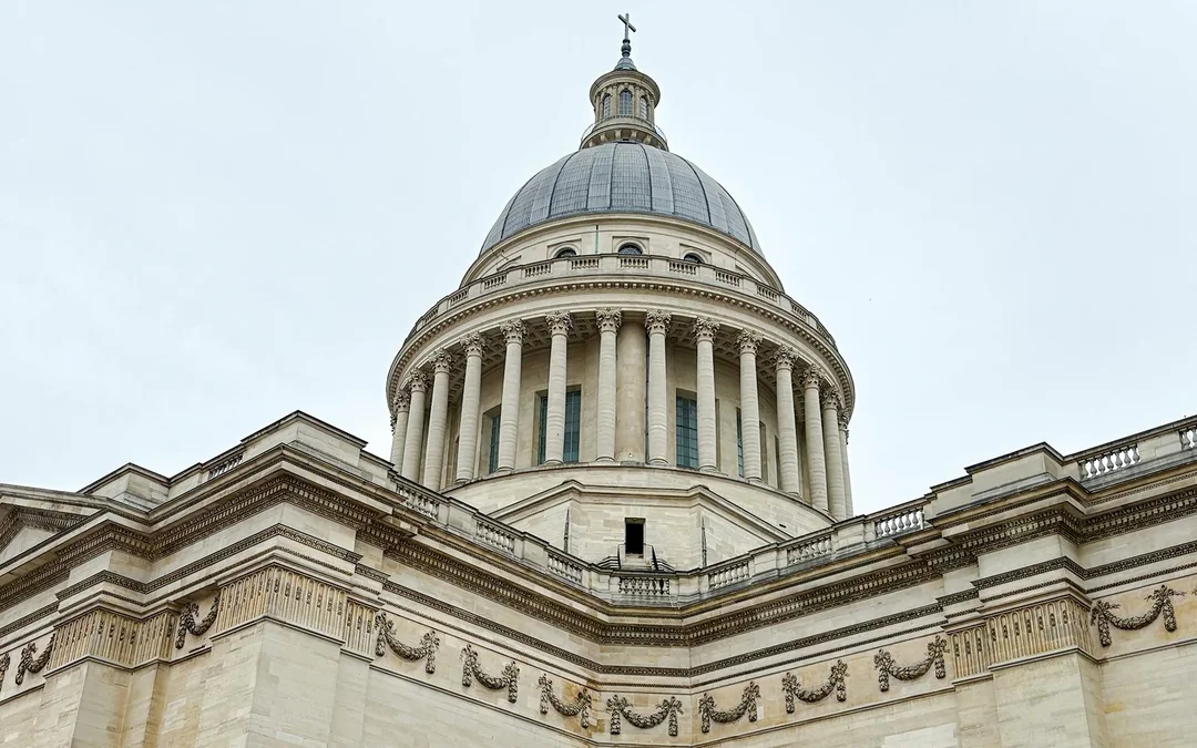 Paris Self-Guided Treasure Hunt: From the Panthéon to the Louvre Image 4