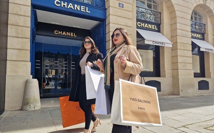 Paris Shopping Tour at Le Samaritaine with Local Fashion Expert and Styling Advice Image 5