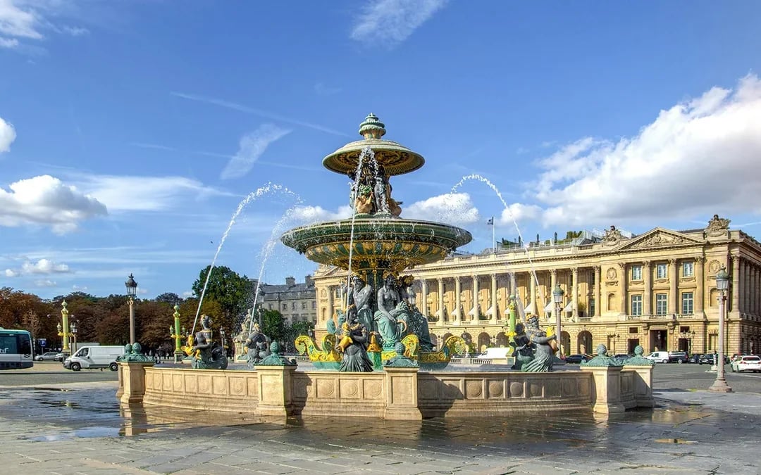Paris Sightseeing Tour with Eiffel Tower 2nd Floor Tickets Image 7