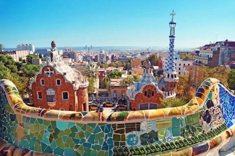 Park Güell and the Sagrada Familia morning guided tour