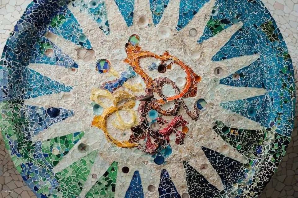 Skip-the-line Park Guell and Sagrada Familia guided tour
