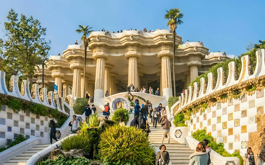 Park Güell Small Group Guided Private Tour with Skip-the-Line Tickets Image 2