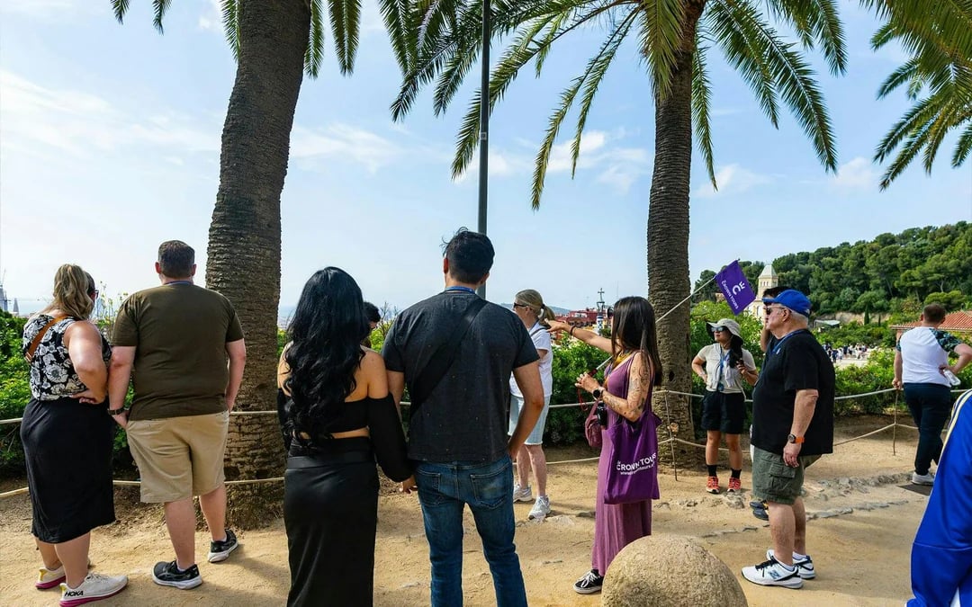 Park Güell Small-Group Guided Tour Image 3