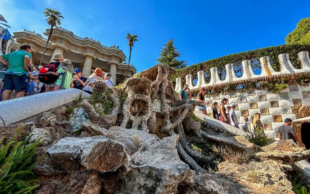 Park Güell Small-Group Guided Tour Image 6