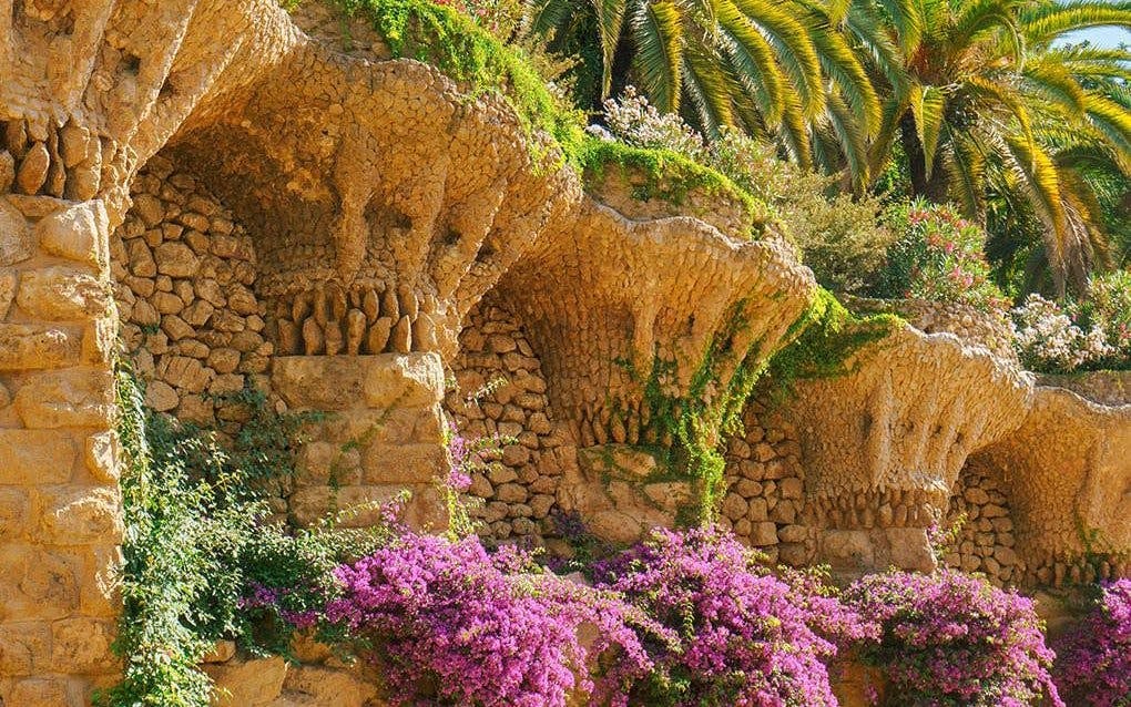 Park Güell Small-Group Guided Tour Image 9