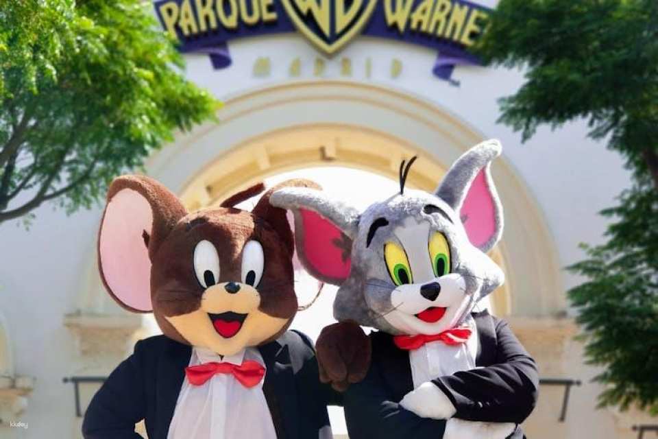 Parque Warner entrance ticket and transport from Madrid