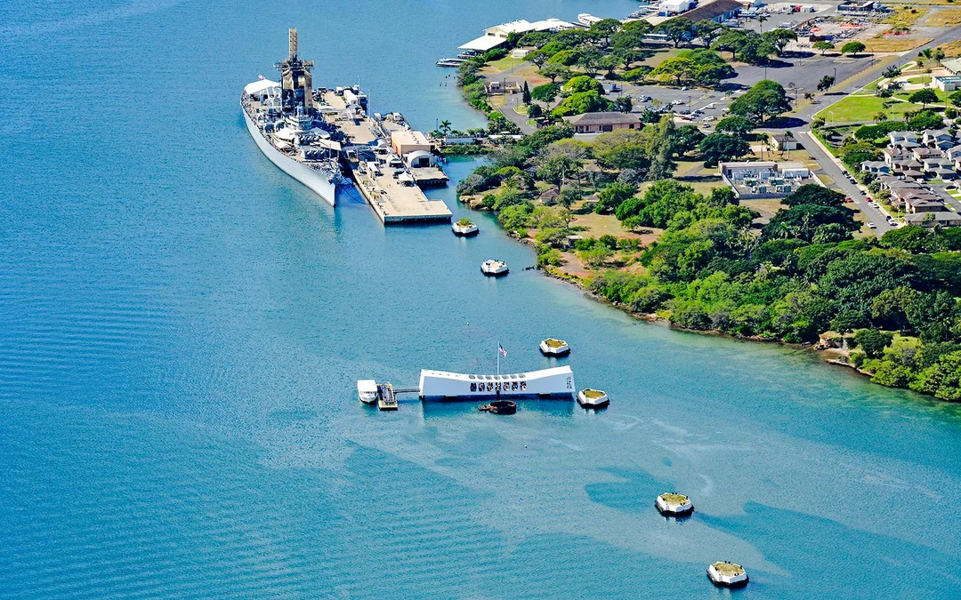 Pearl Harbor USS Arizona Memorial & Battleship Missouri Tickets with Transportation Image 1