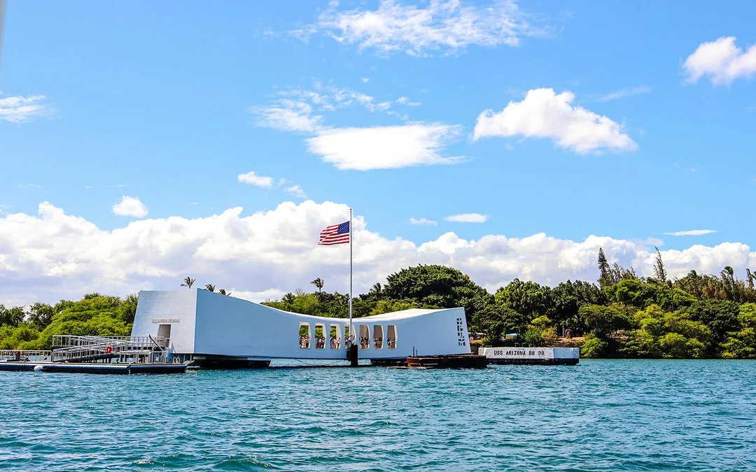 Pearl Harbor USS Arizona Memorial & Battleship Missouri Image 3
