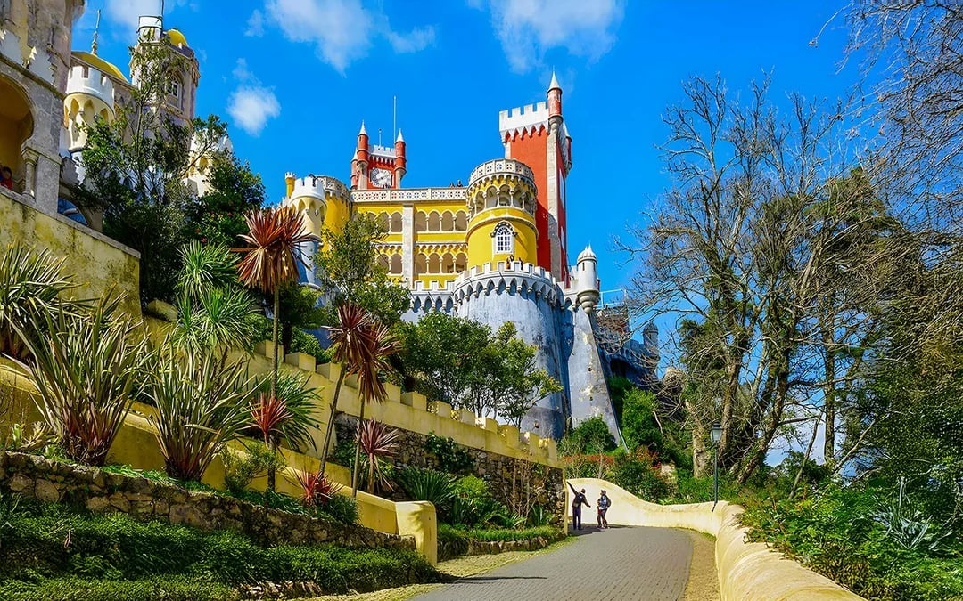 Pena Palace, Quinta da Regaleira, Moorish Castle & Monserrate Palace Guided Tour Image 6