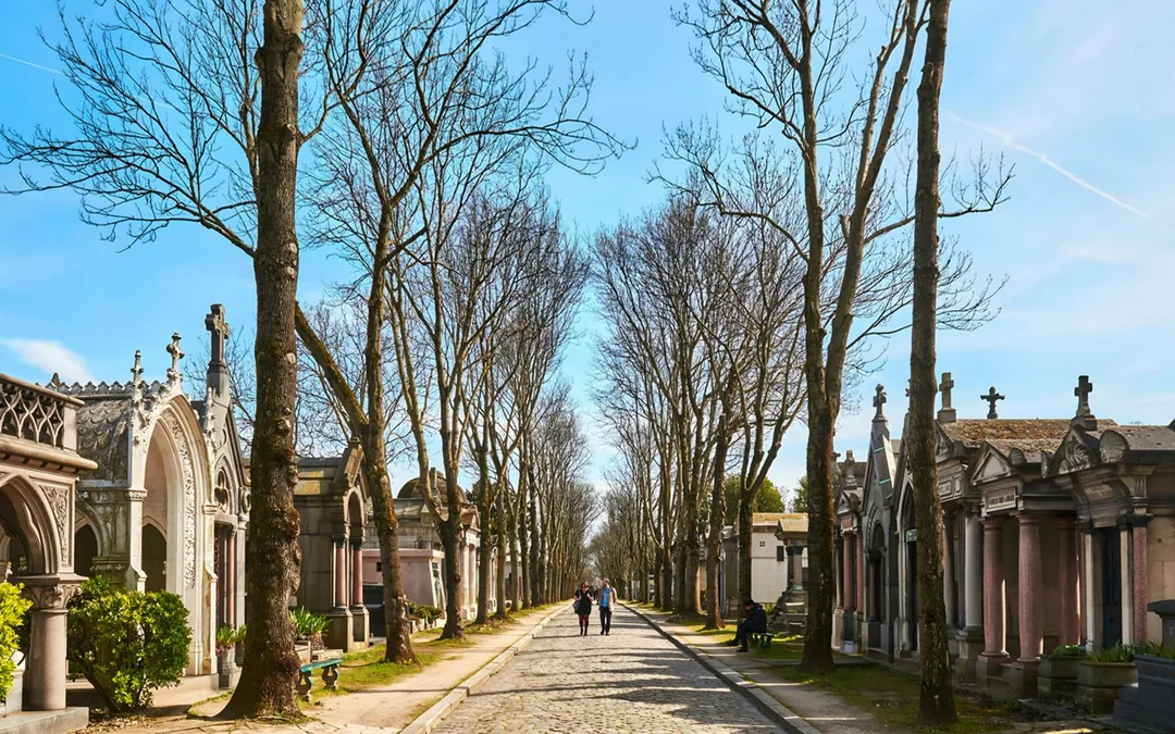 Père Lachaise Cemetery Audio Guide Tour of Famous Graves Image 1