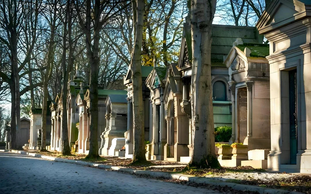Père Lachaise Cemetery Audio Guide Tour of Famous Graves Image 4