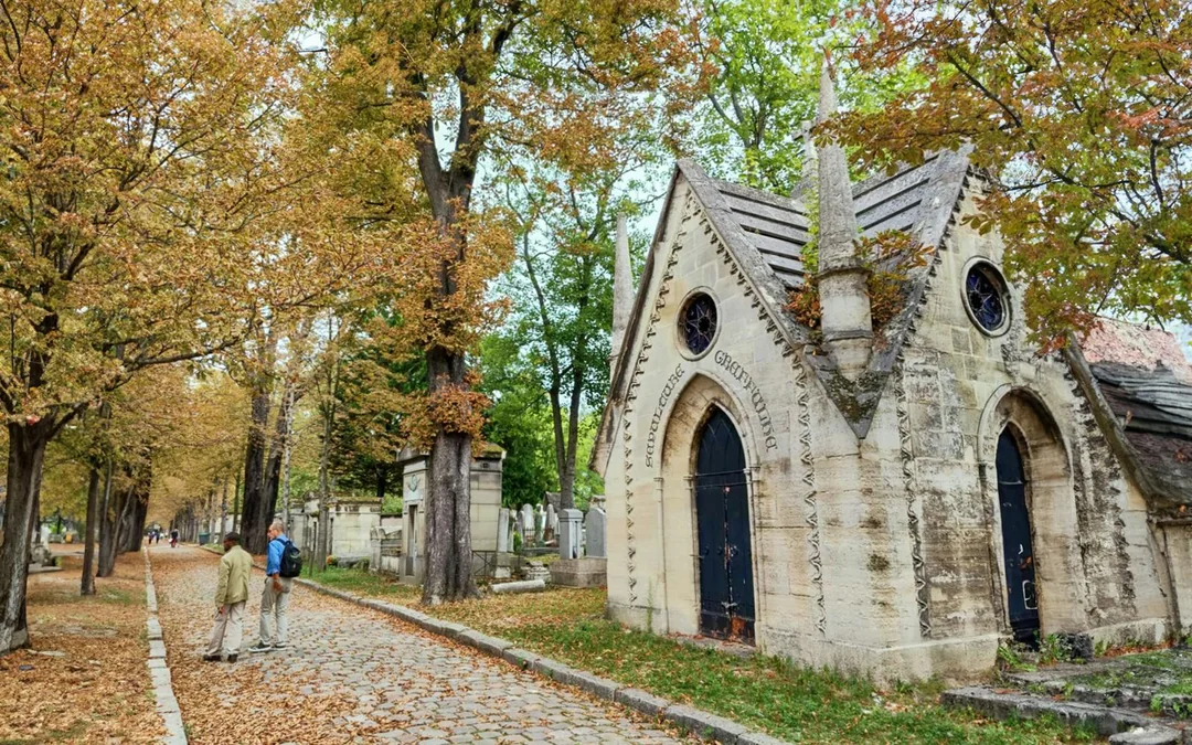Père Lachaise Cemetery Audio Guide Tour of Famous Graves Image 8