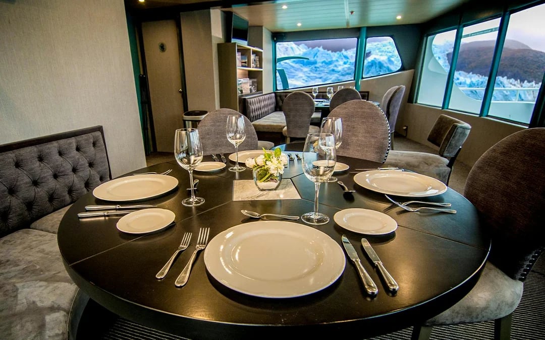 Perito Moreno, Spegazzini & Upsala Glaciers Full-Day Premium Cruise  Image 9