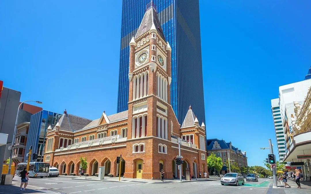 Perth Hop-on-Hop-off Bus Tour Image 9