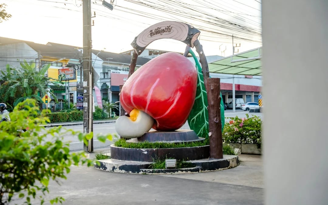 Phuket City Highlights Tour with Night Market Image 12