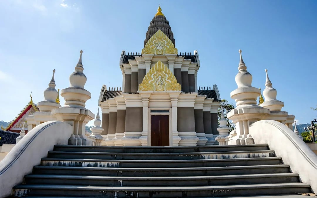 Phuket City Highlights Tour with Night Market Image 9