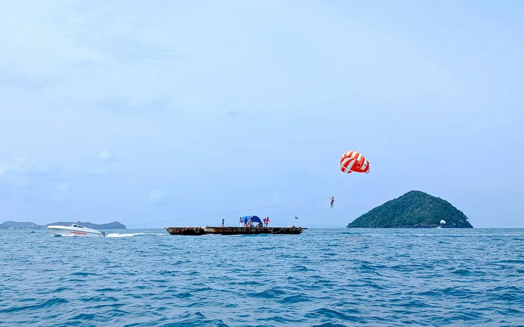 Phuket: Coral Island Private Longtail Boat Round-Trip Transfer Image 4