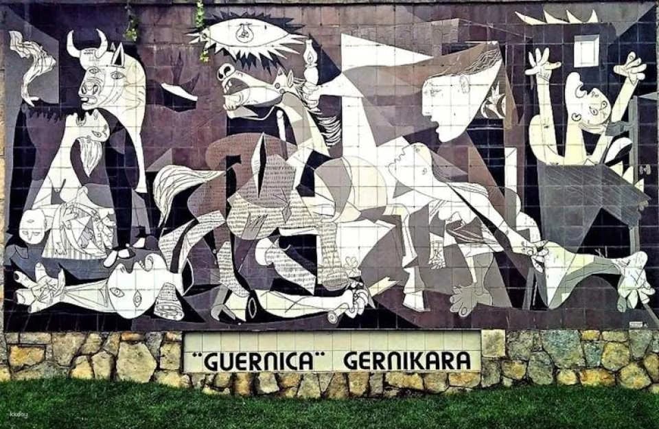 Picasso Guided Walking Tour in Malaga